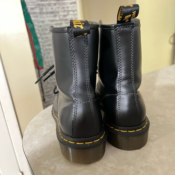 DRMARTENS 1460 WOMEN'S SMOOTH LEATHER LACE UP BOOTS - Picture 7 of 16